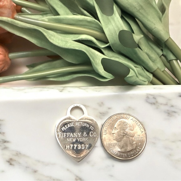 Tiffany & Co. Heart “Please Return To” Pendant - Picture 6 of 10